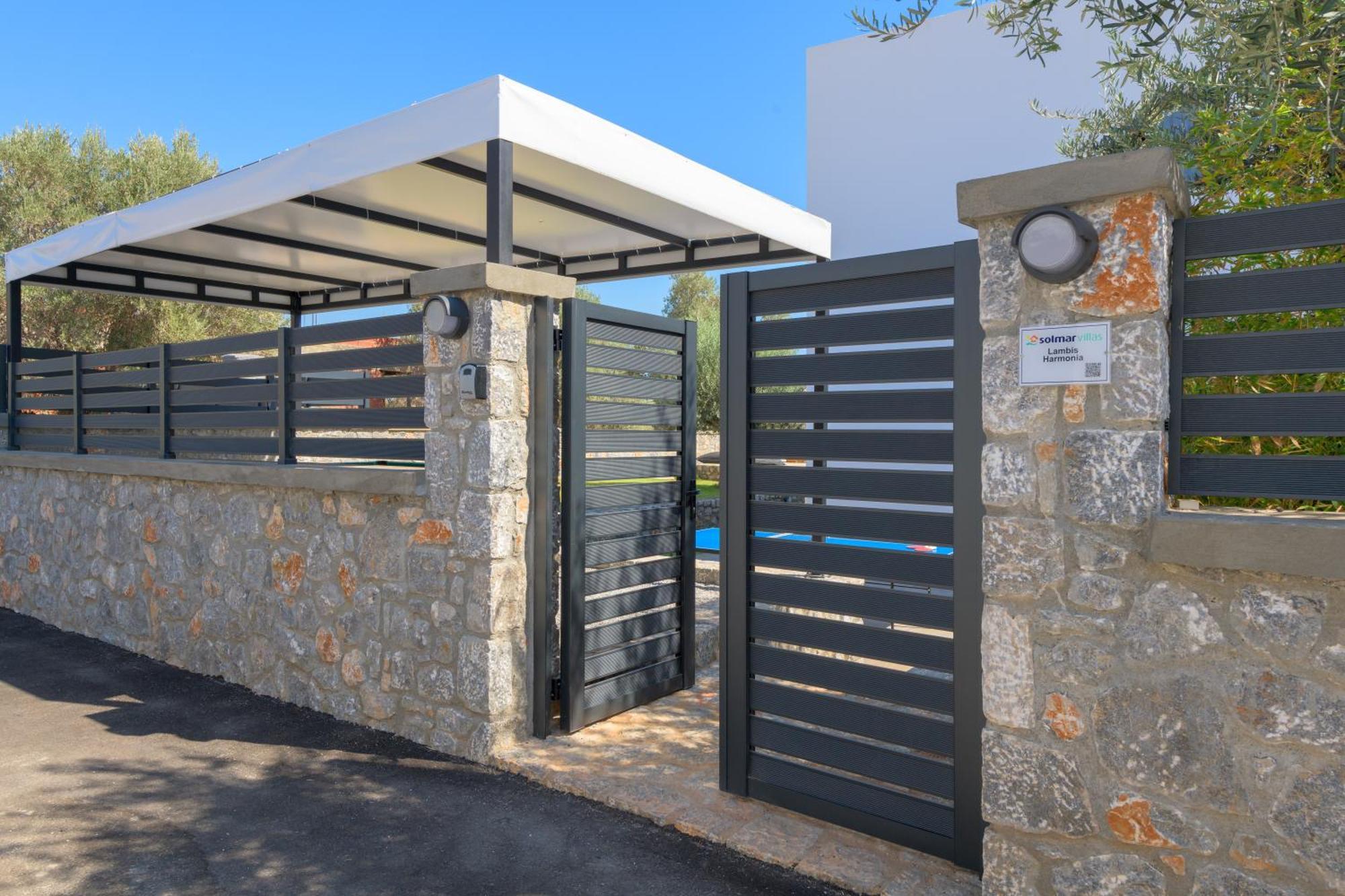 Lambis Harmonia Villa